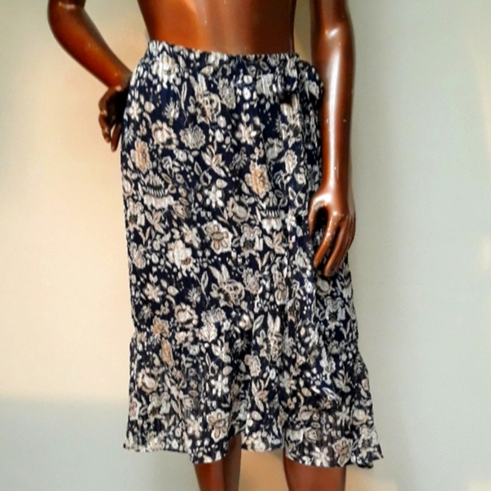 Knox Rose Floral Ruffled Skirt Size Small